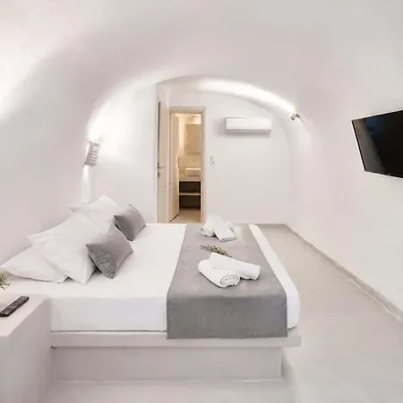 Sleep With Me- Center, Capital Szálloda Fíra
